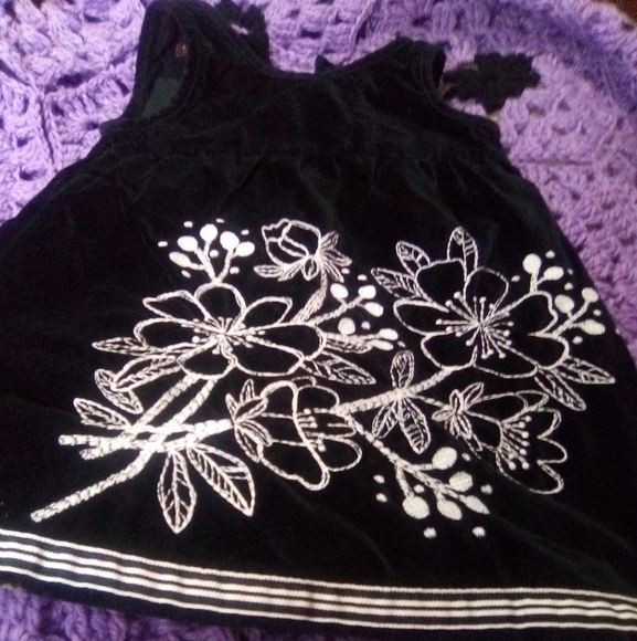 OLD Navy black toddler dress and baby crew yellow gingham dress. Both size 2T - Picture 11 of 15